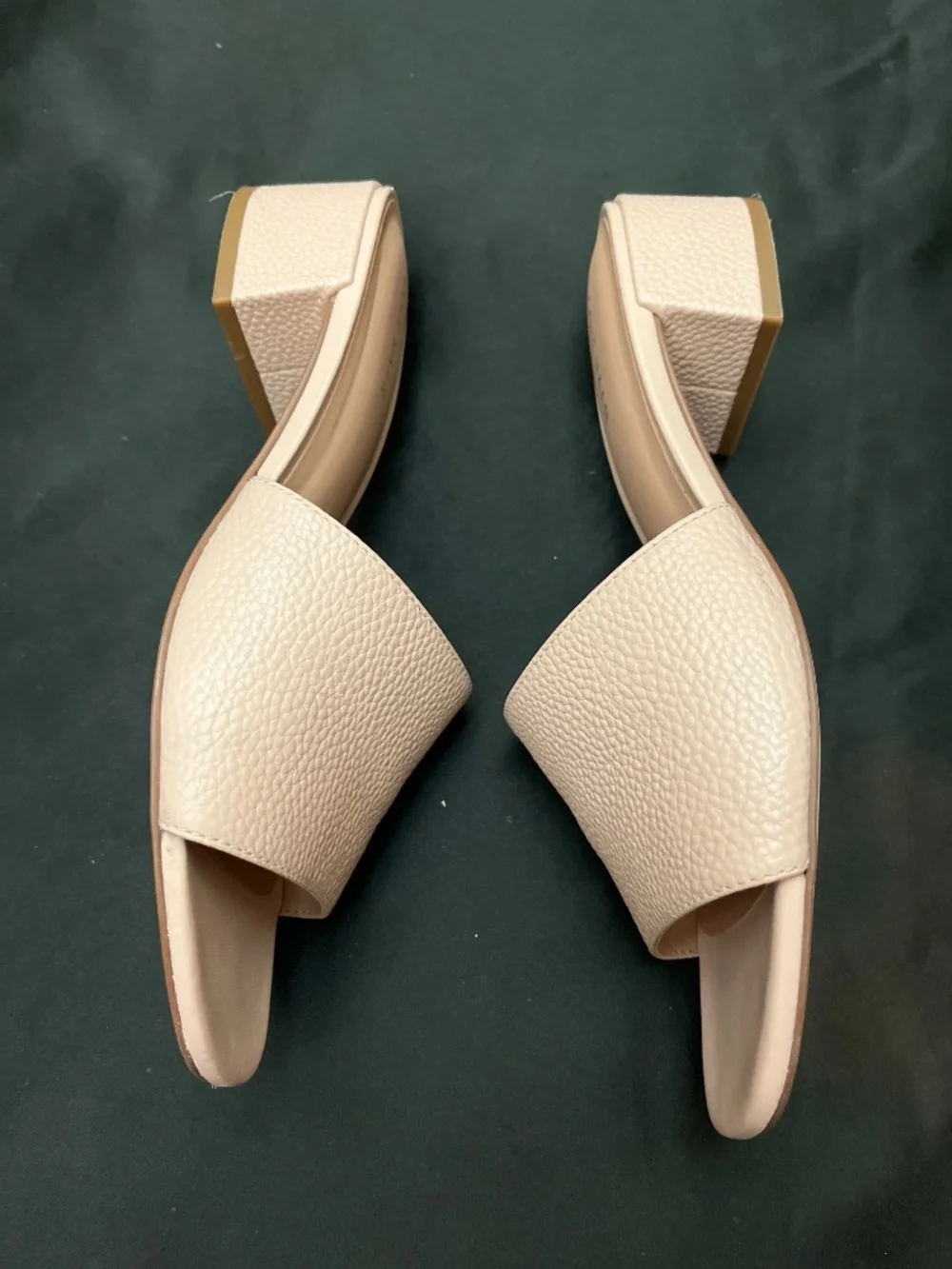 Like New Cole Haan Calli Blush Color, Leather, Open Toe Slide Sandals.  Sz. 8.5.